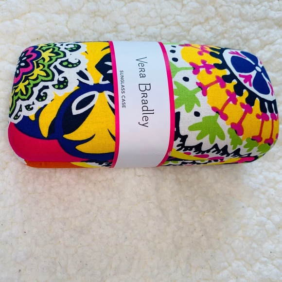 Vera Bradley Accessories - 3/$20 NWT! Vera Bradley Sunglasses Case in Rio.